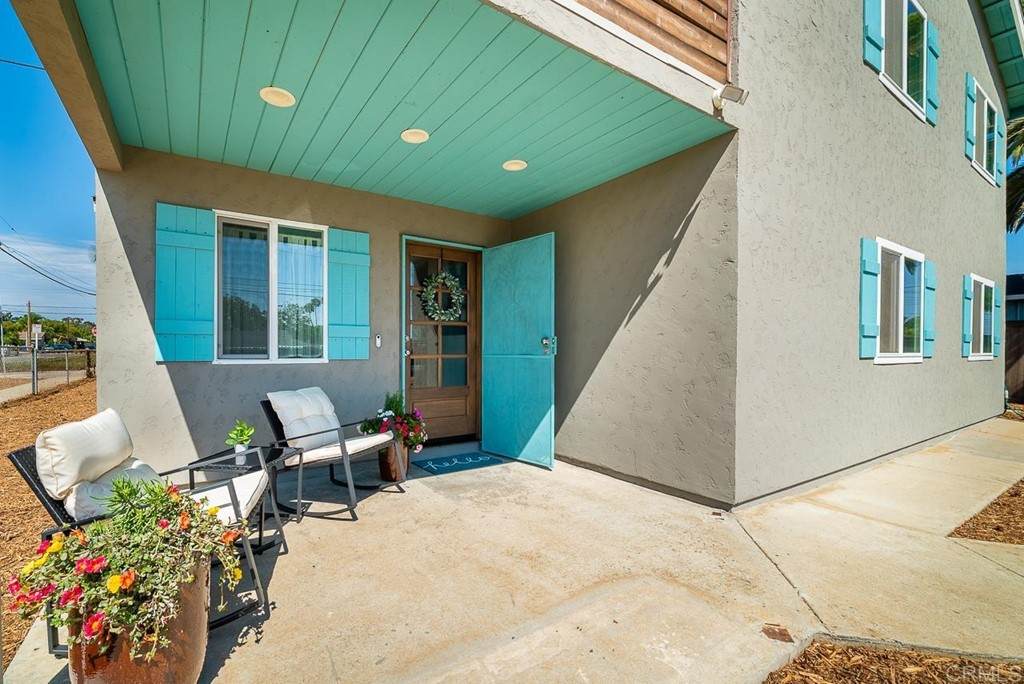 1802 Clementine Street - Photo 1