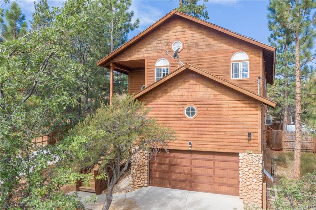 832 Santa Barbara Avenue - Photo 1