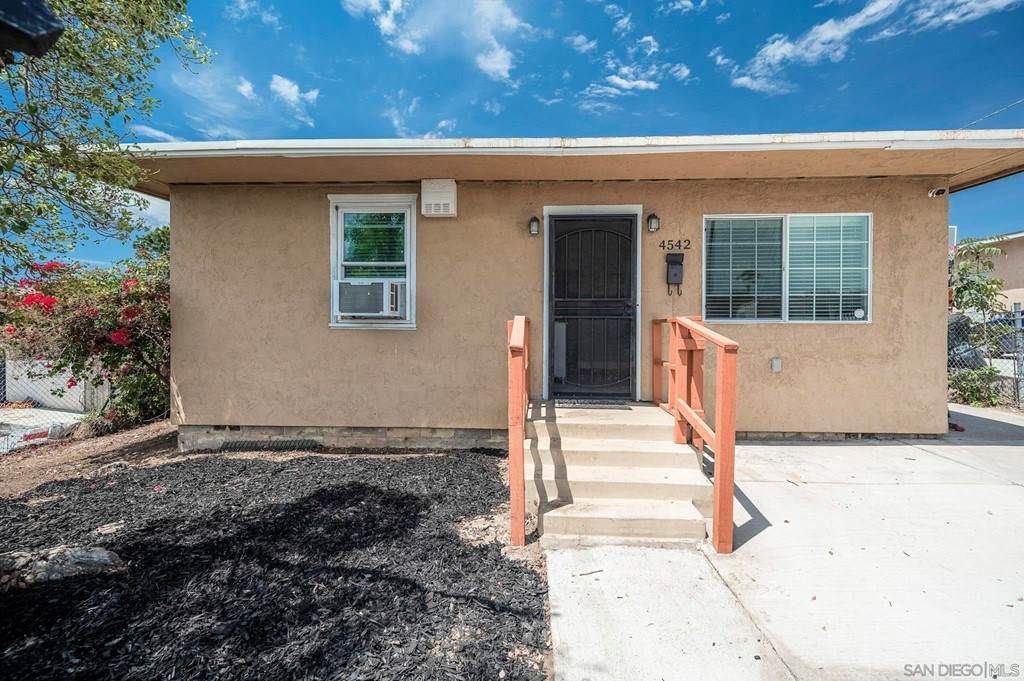 4542 G St - Photo 1