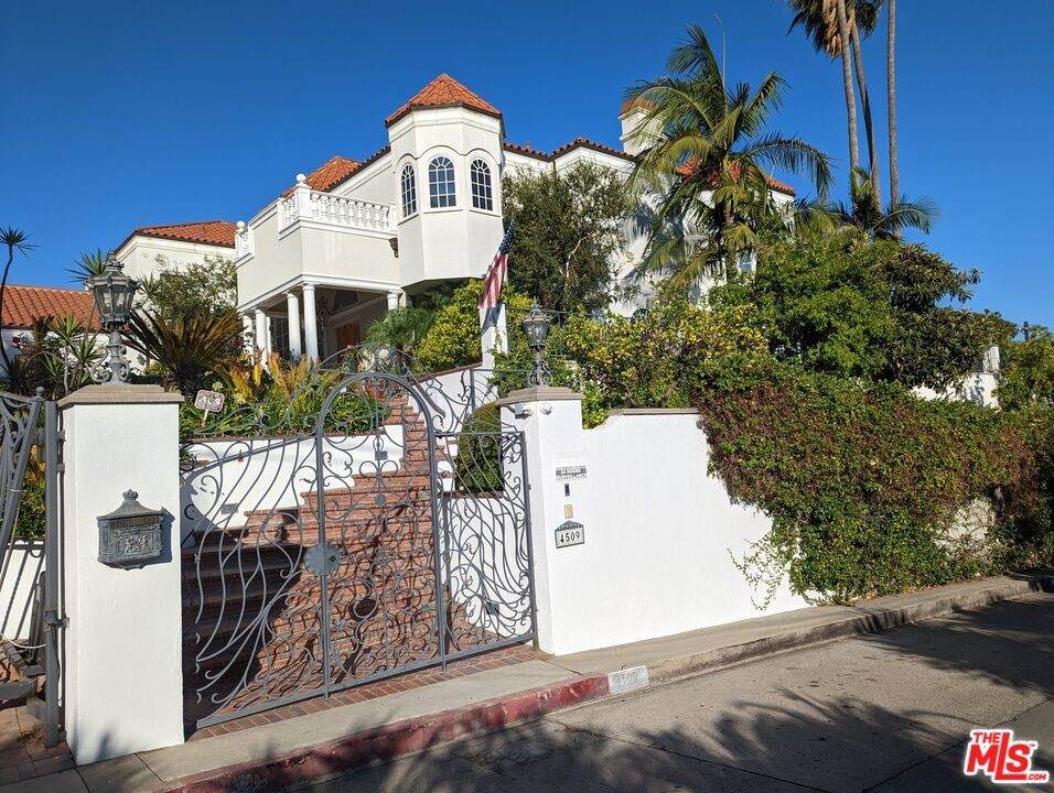 4509 Dundee Drive - Photo 1