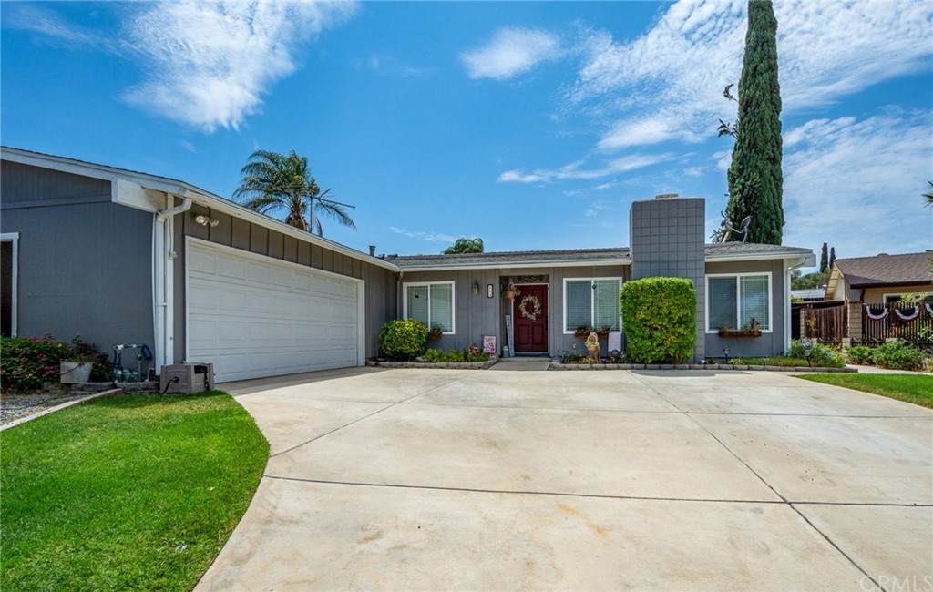 604 Robin Court - Photo 1