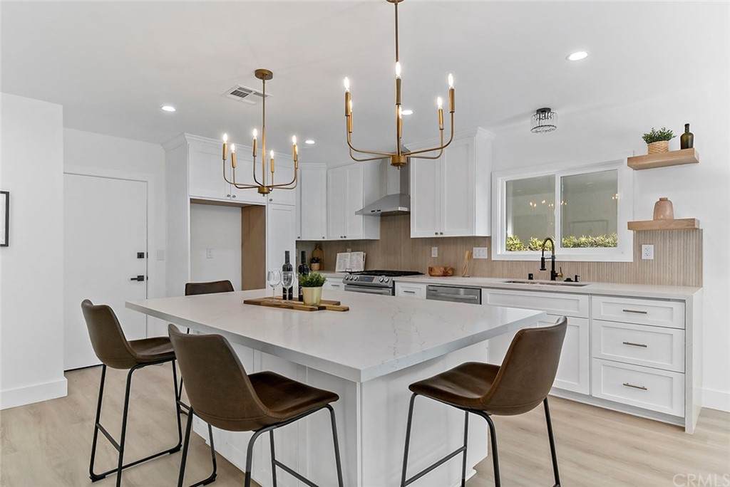 6933 Willis Avenue - Photo 1
