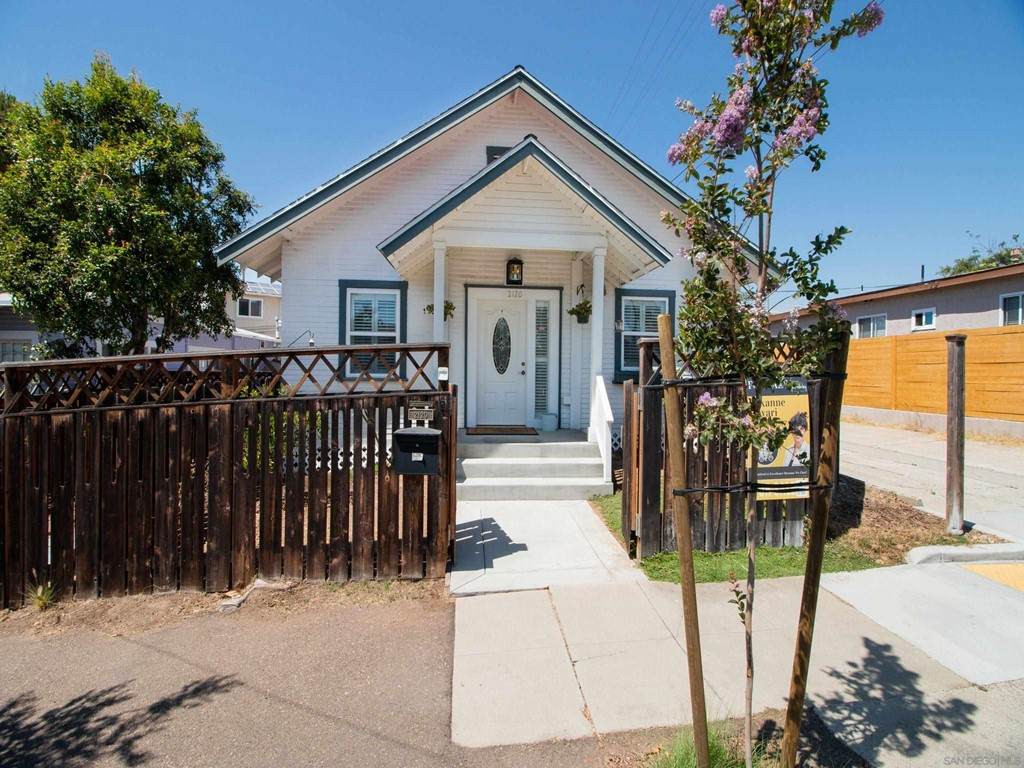 2120 Monroe Ave - Photo 1