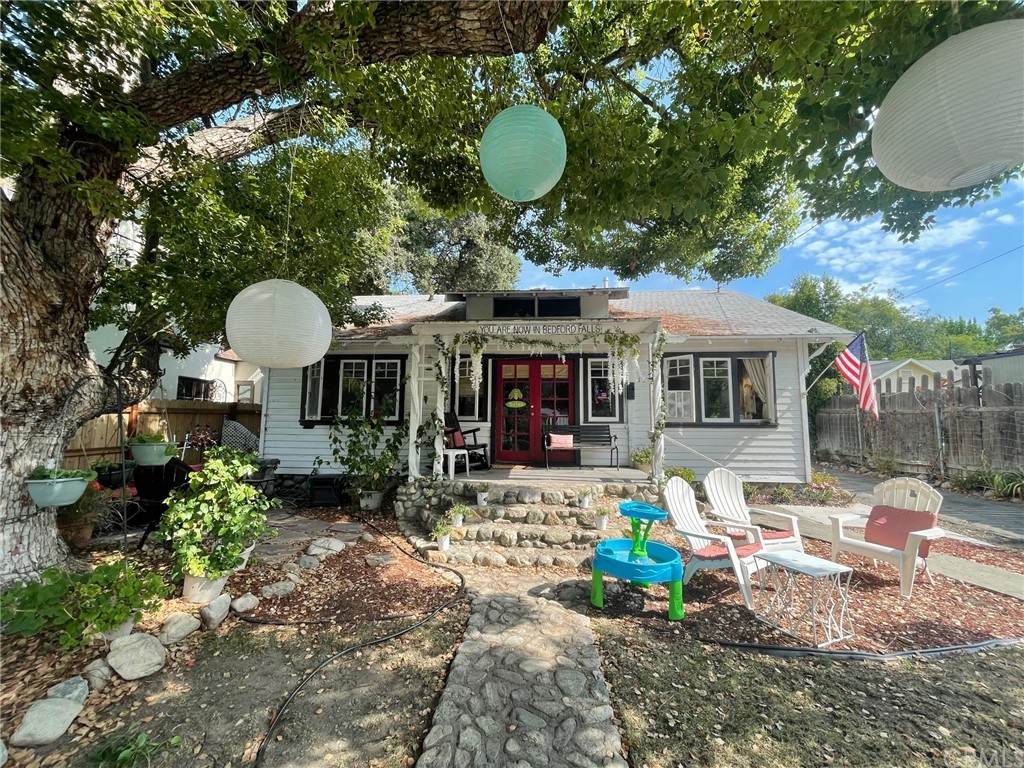 131 8th Street - Photo 1