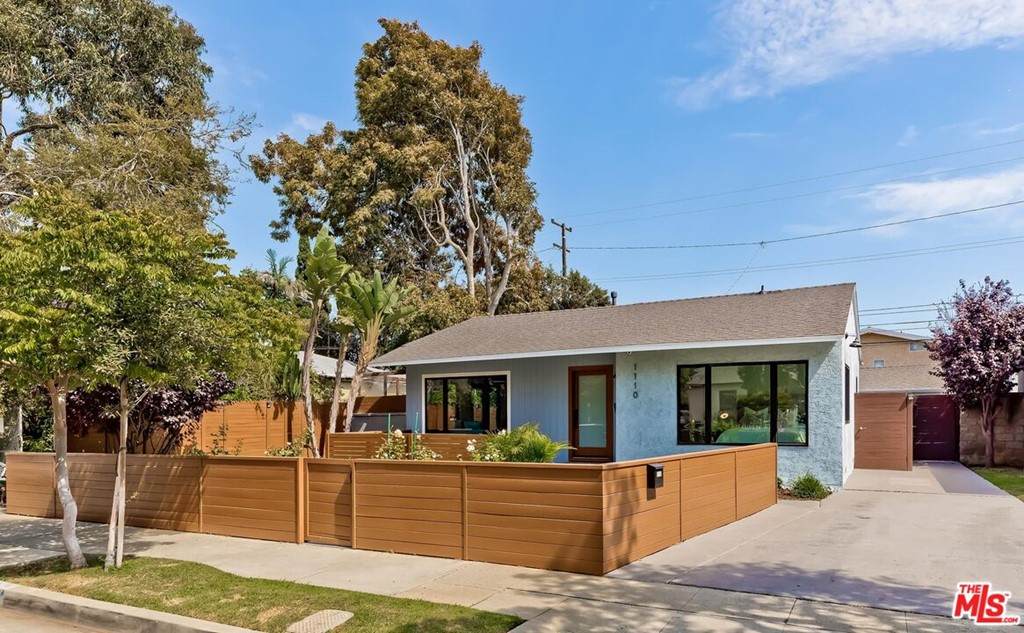 1110 Ozone Avenue - Photo 1