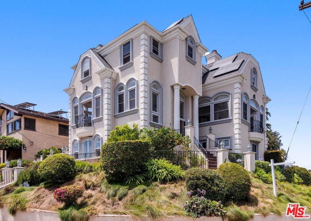 275 Redlands Street - Photo 1