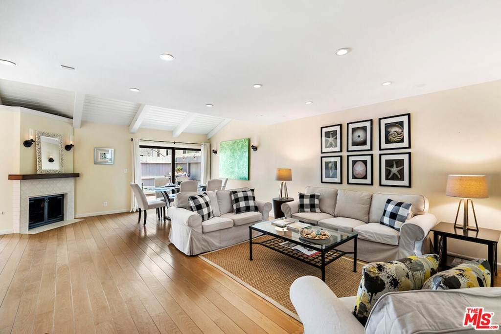 1044 20th Street - Photo 1