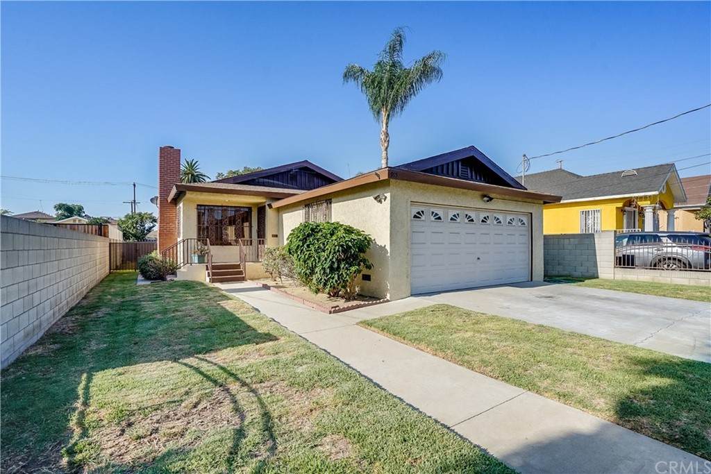 915 41st Street - Photo 1