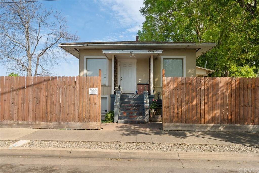 107 W 16th Street - Photo 1