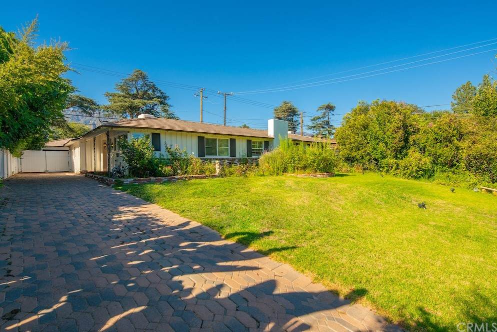 925 Catalpa Road - Photo 1
