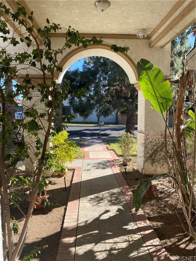 10915 Melvin Avenue - Photo 1
