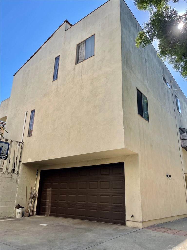 603 Moore Avenue - Photo 1