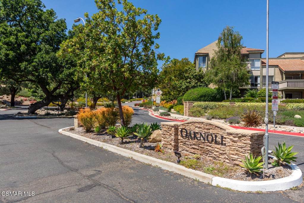 200 Oakleaf Drive - Photo 1