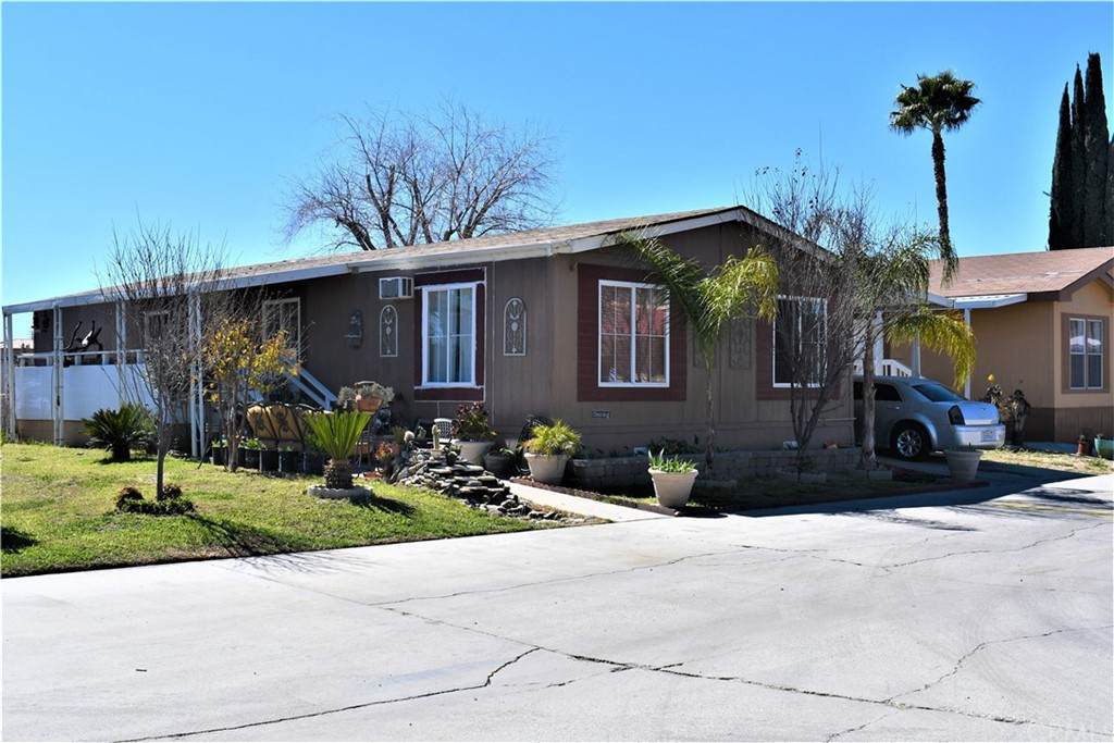 913 Grand Avenue - Photo 1