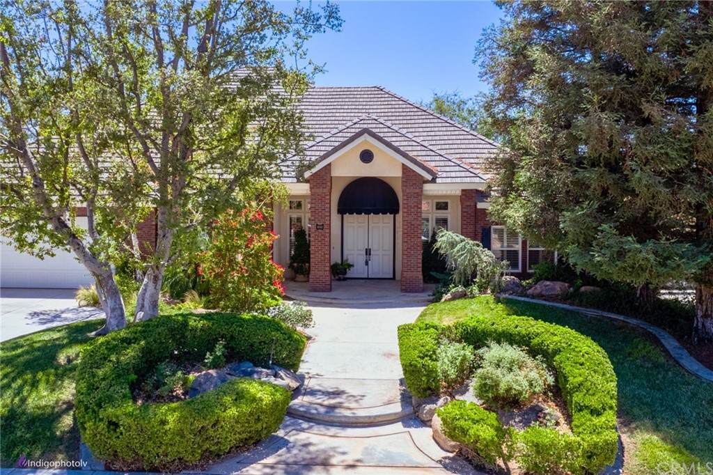 9003 Forest Oaks Court - Photo 1