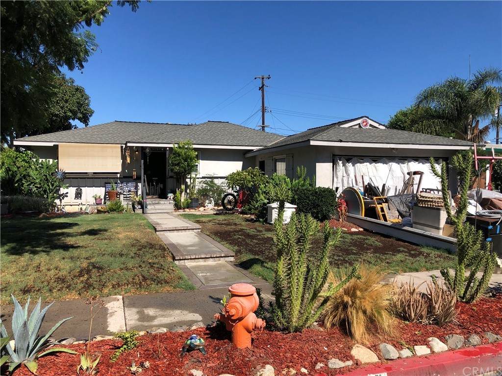 405 Flower Street - Photo 1