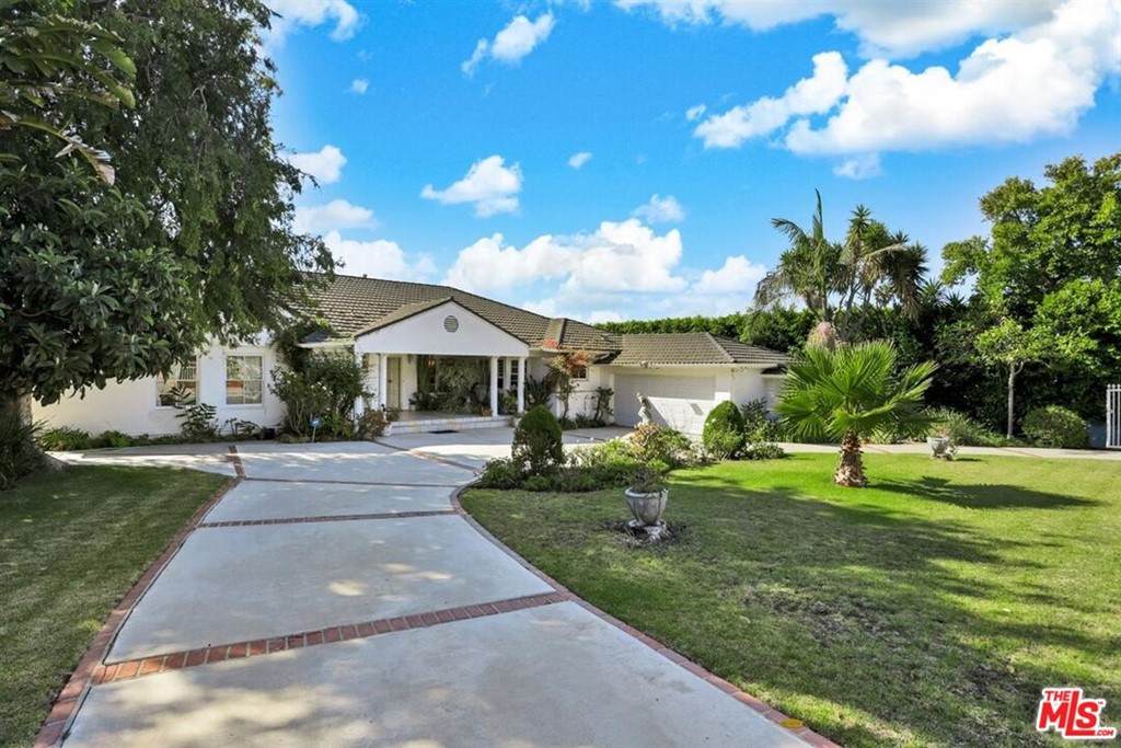 13716 Sunset Boulevard - Photo 1