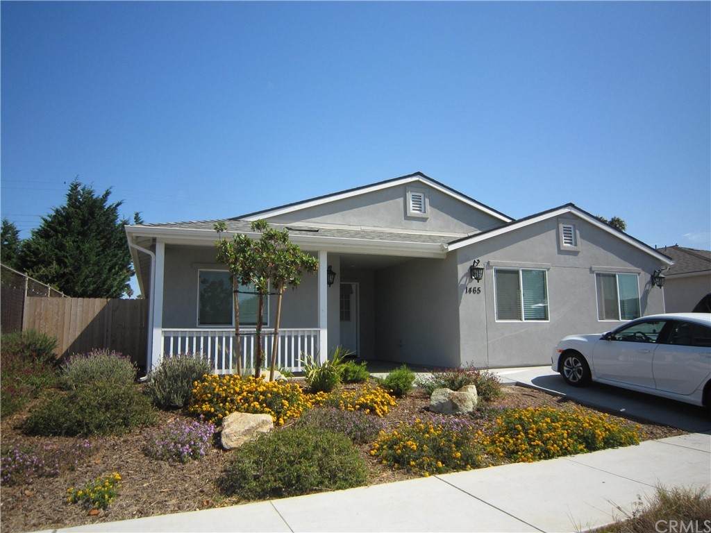 1465 Ash Avenue - Photo 1