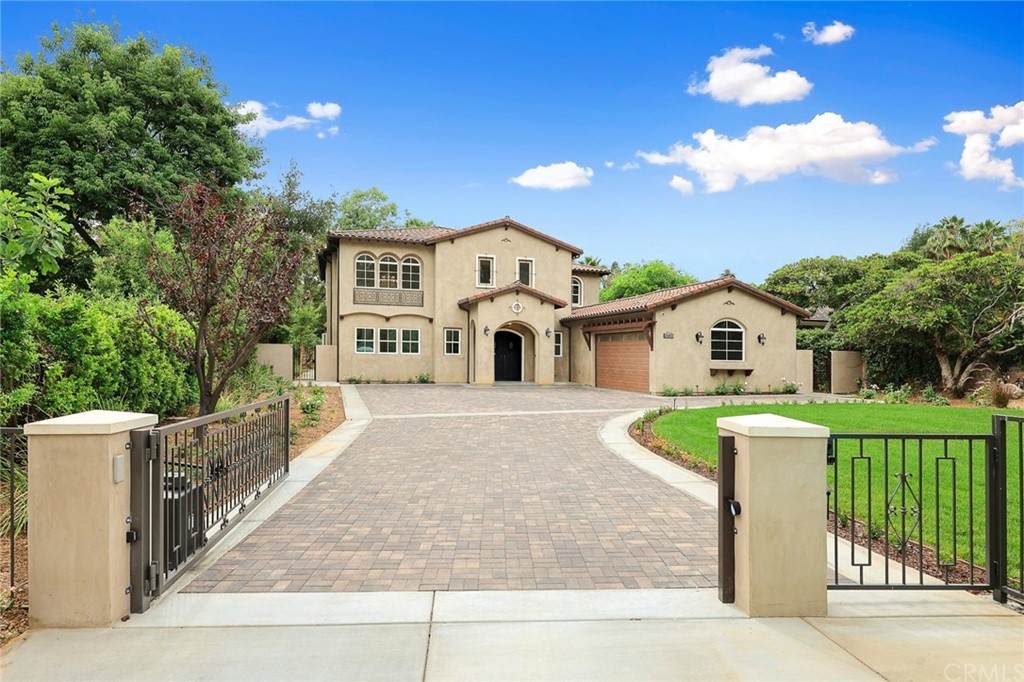 1585 El Molino Avenue - Photo 1