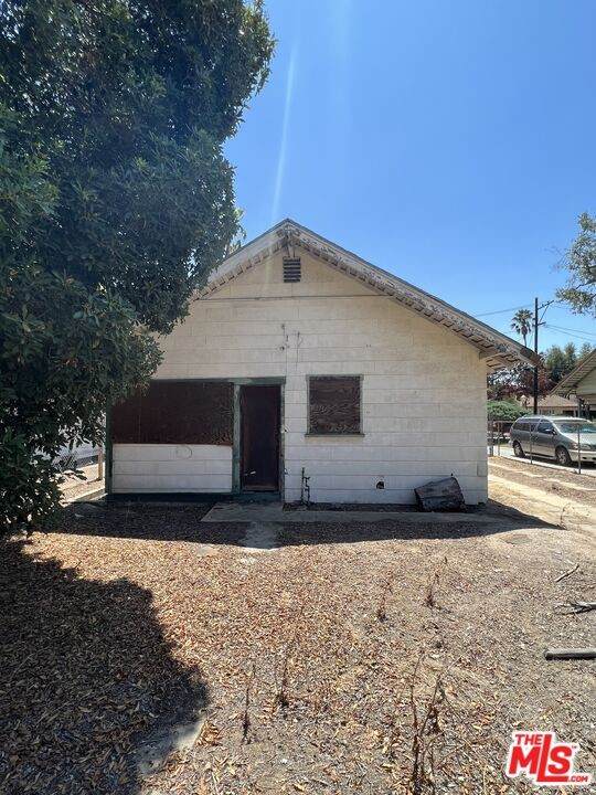 595 Howard Street - Photo 1