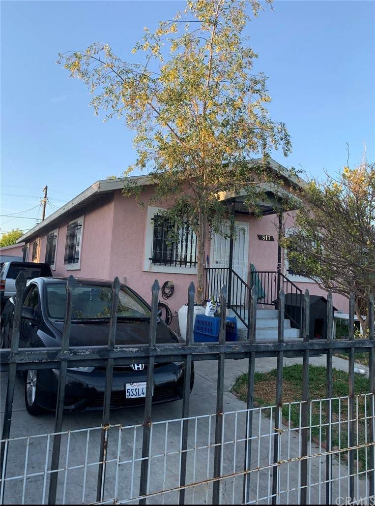 811 106th Street - Photo 1