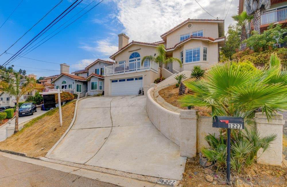 1227 La Mesa Ave - Photo 1