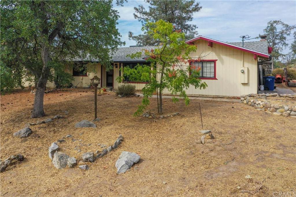 31054 Moccassin Court - Photo 1