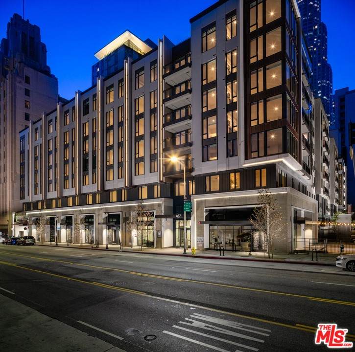 437 Hill Street - Photo 1