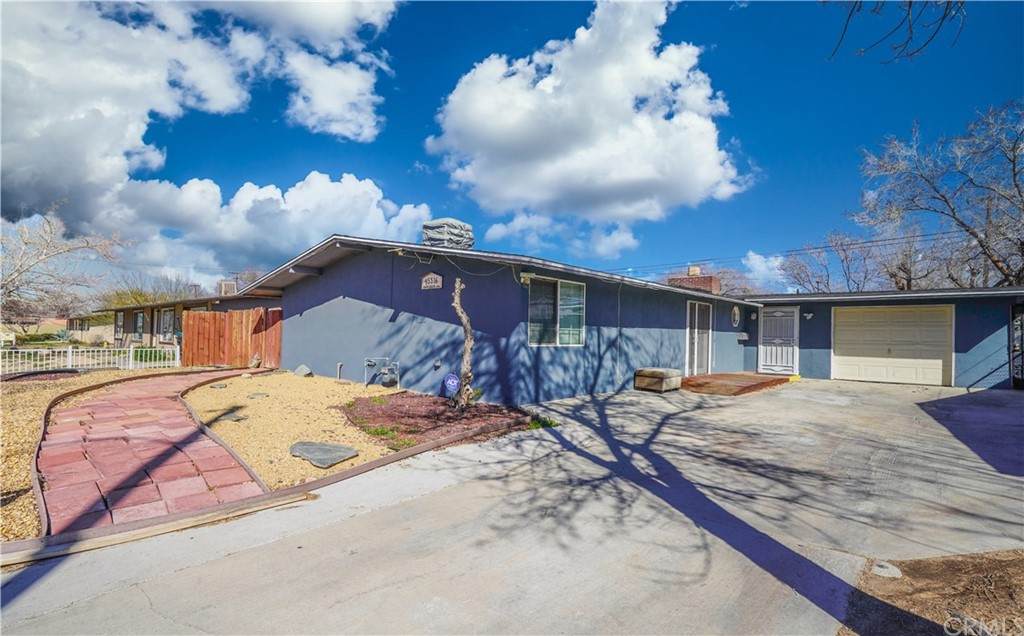 45516 Gadsden Avenue - Photo 1