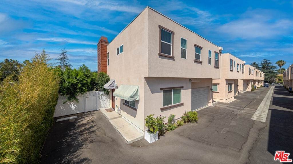 9237 Wakefield Avenue - Photo 1
