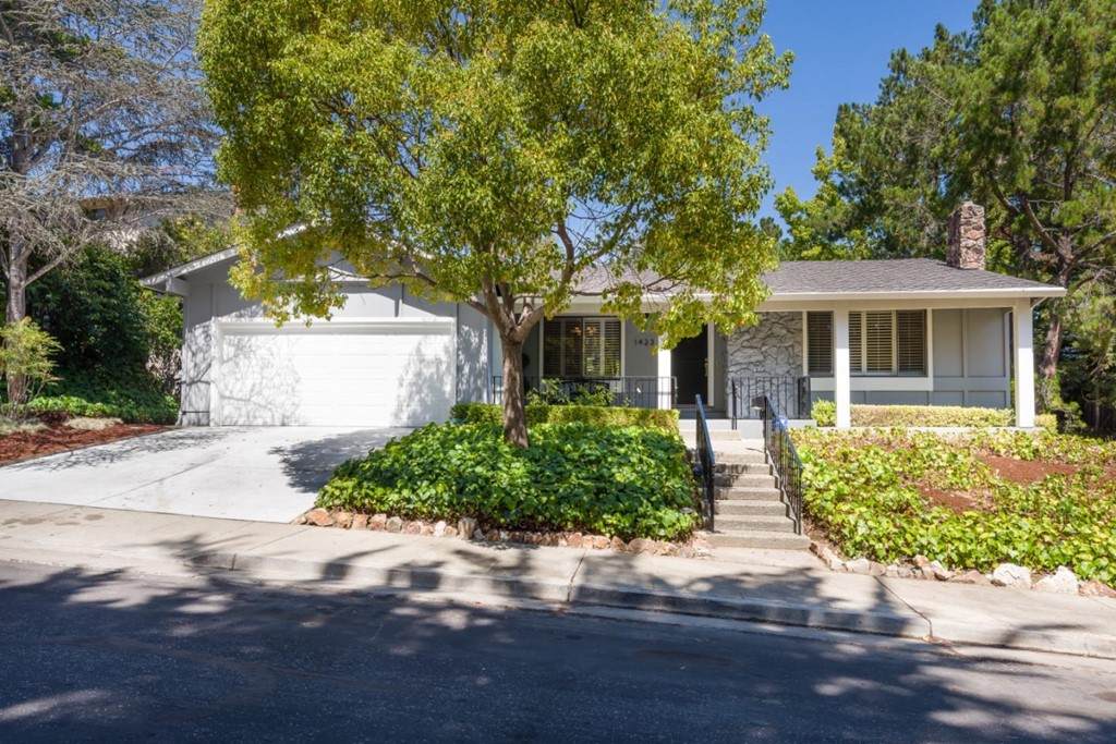 1423 Ashwood Drive - Photo 1