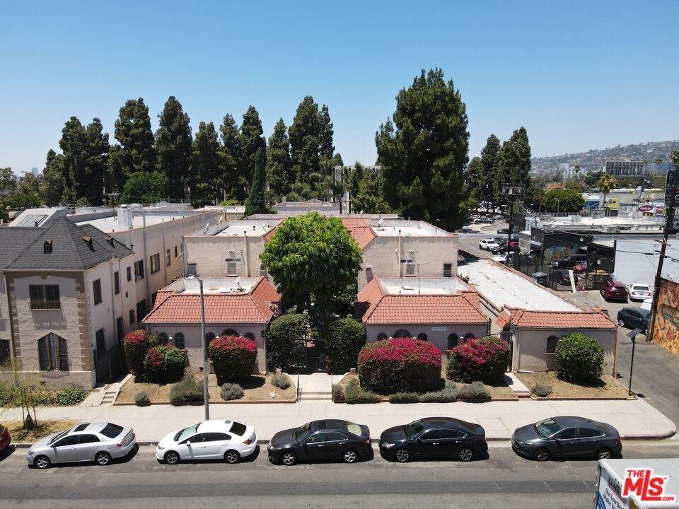 639 1/2 Spaulding Avenue - Photo 1