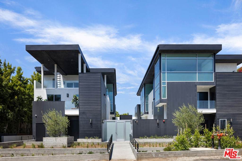 1011 Crescent Heights Boulevard - Photo 1