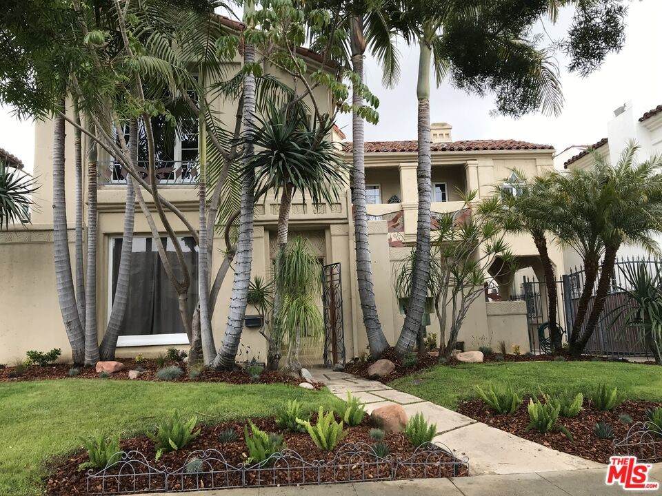 1132 Hayworth Avenue - Photo 1