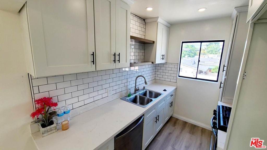 4017 W Magnolia Boulevard - Photo 1