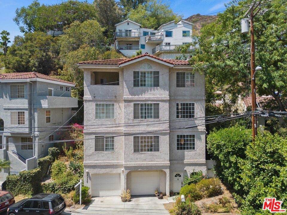 2337 Holly Drive - Photo 1