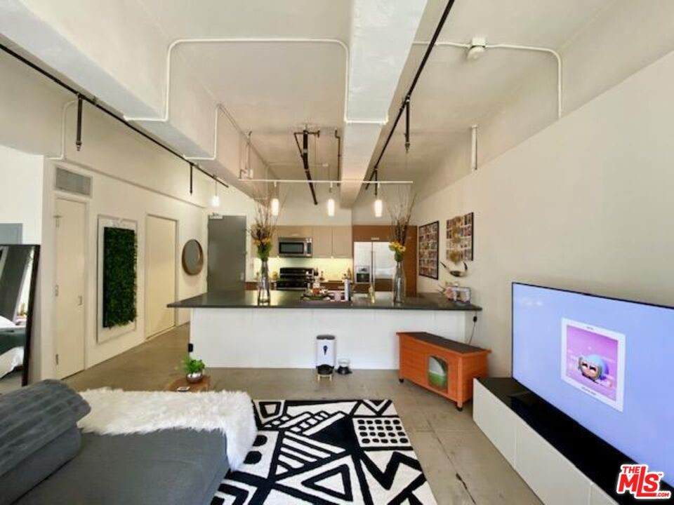 746 Los Angeles Street - Photo 1