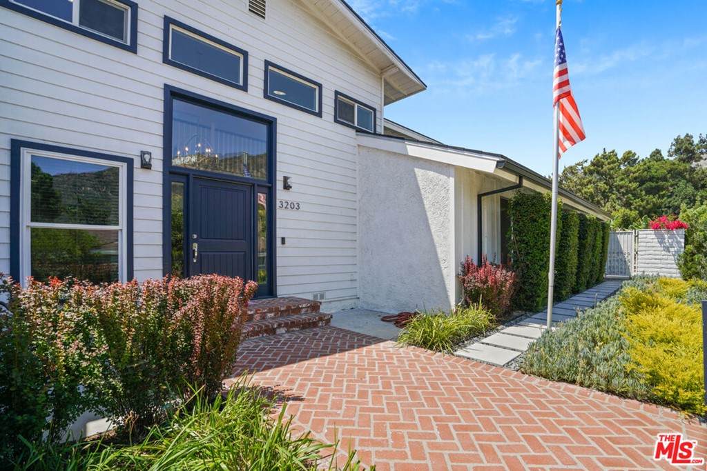 3203 Canyon Lake Drive - Photo 1