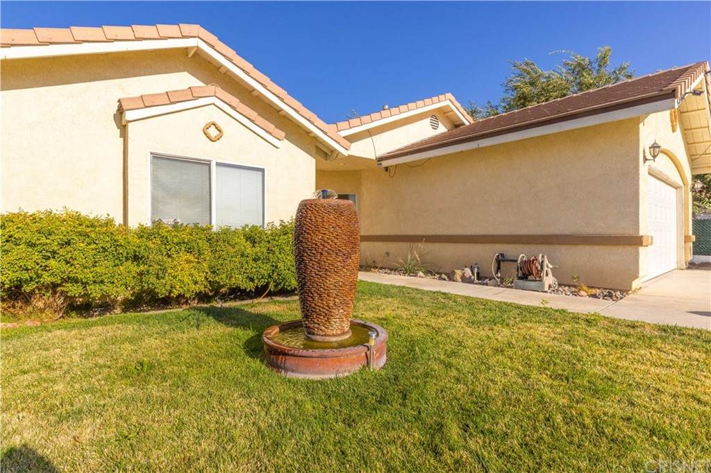43460 18th Street - Photo 1