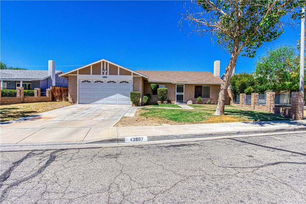 43907 Lively Avenue - Photo 1