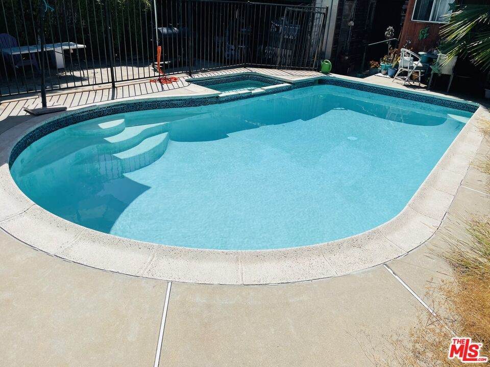 1321 Keniston Avenue - Photo 1