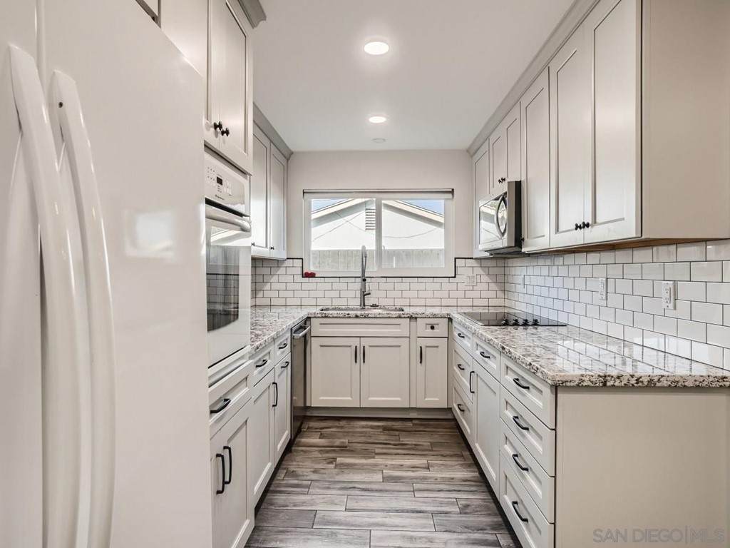 371 Nova Place - Photo 1