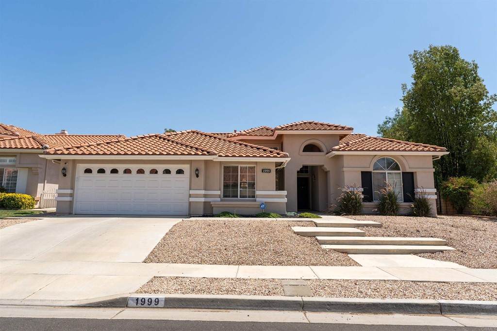 1999 Pecan Tree Street - Photo 1