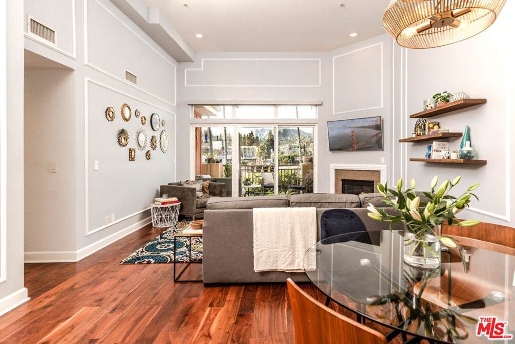 6038 Carlton Way - Photo 1