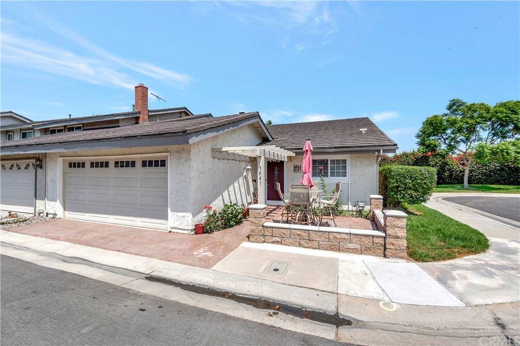 5041 Sloane Avenue - Photo 1