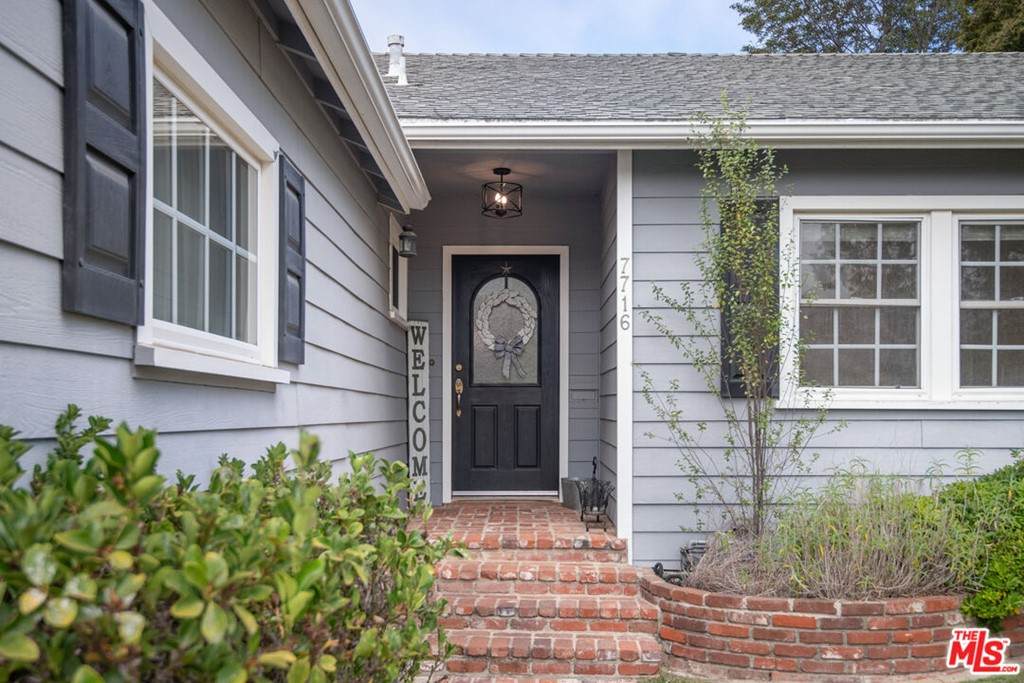 7716 Hosford Avenue - Photo 1