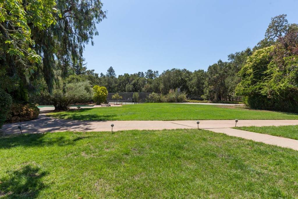 205 Winding Way - Photo 1