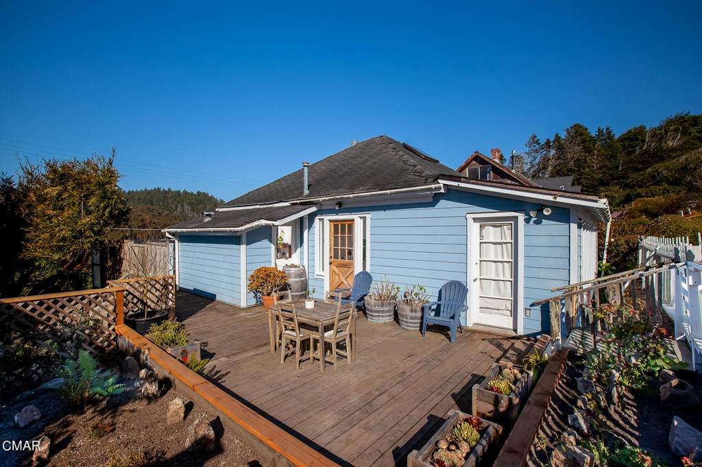 33840 Albion Street - Photo 1