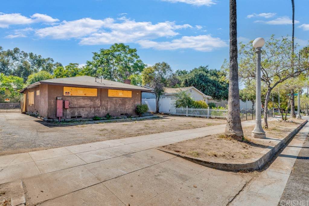 1116 Lincoln Avenue - Photo 1