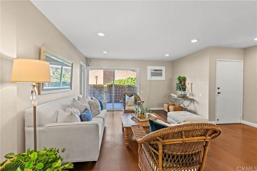 1860 Glenoaks Avenue - Photo 1
